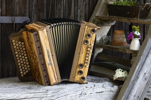 Grand Edelholz Olive von Sammer Harmonika
