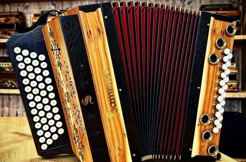 Grand Edelholz Eibe/Räuchereiche von Sammer Harmonika