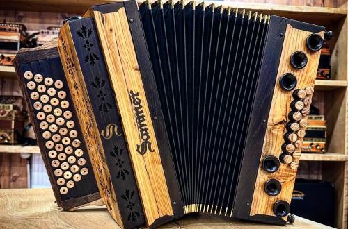 Grand Edelholz Fichte Antik/Räuchereiche von Sammer Harmonika