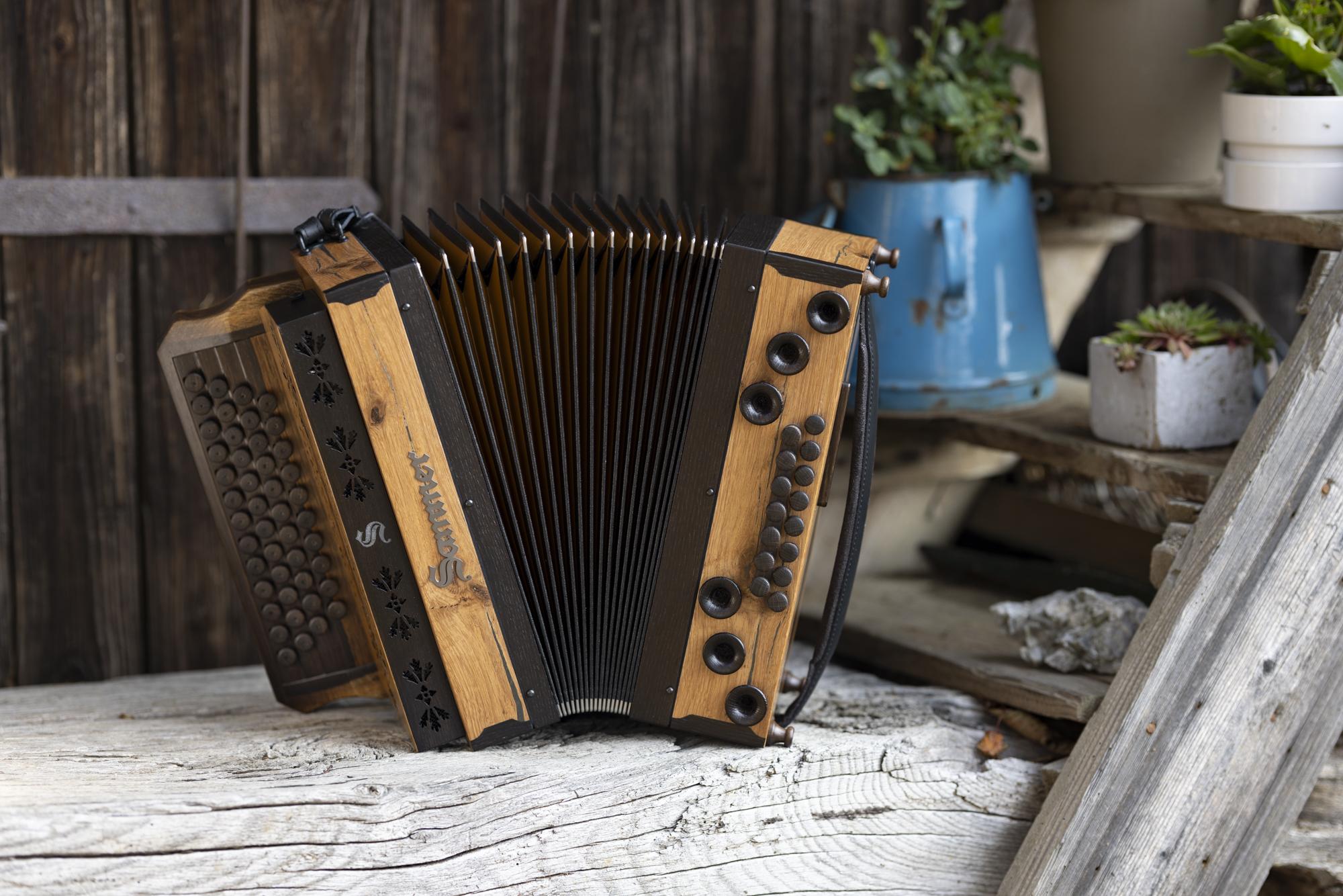 Grand Edelholz Eiche Antik von Sammer Harmonika