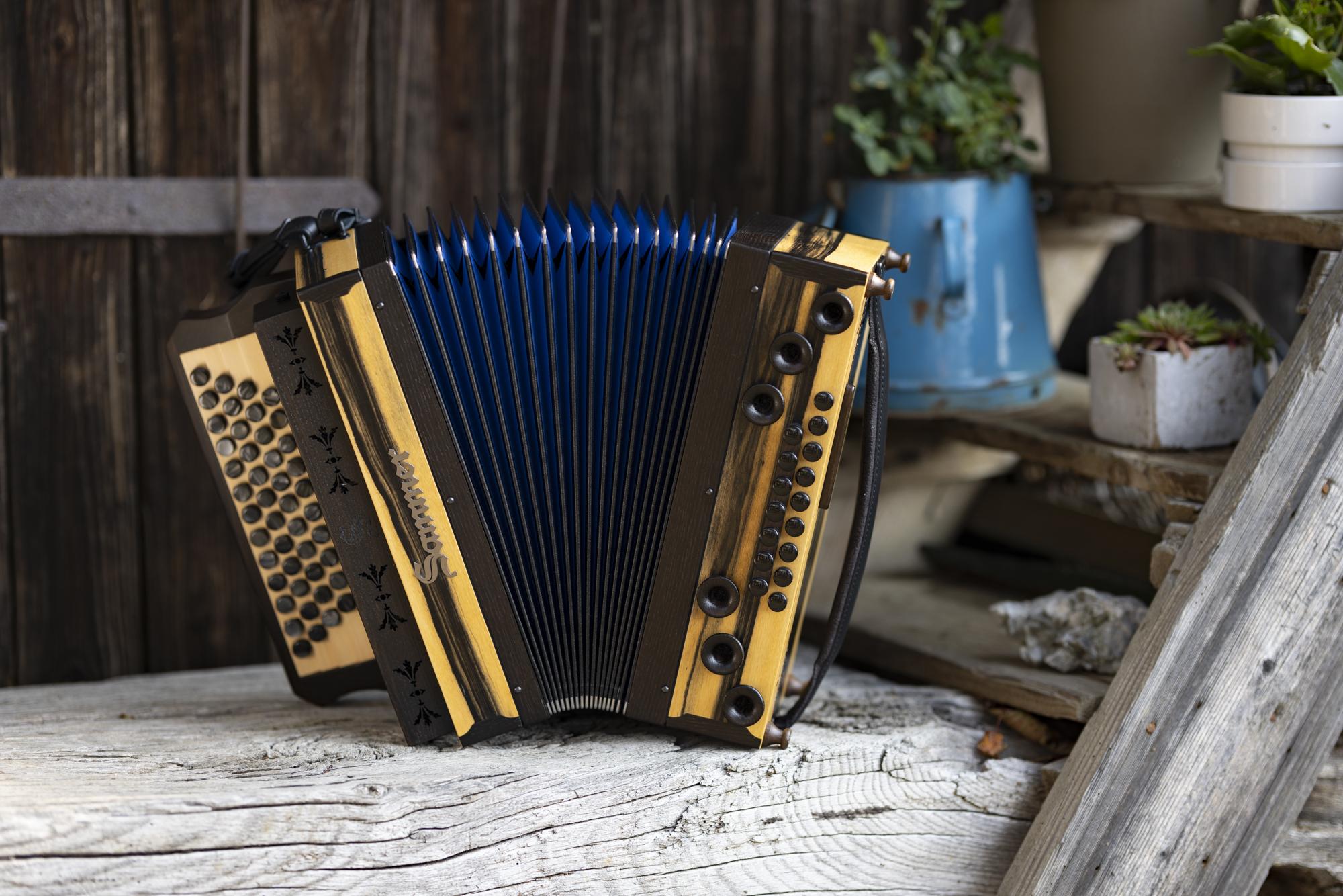 Grand Edelholz Makassar von Sammer Harmonika