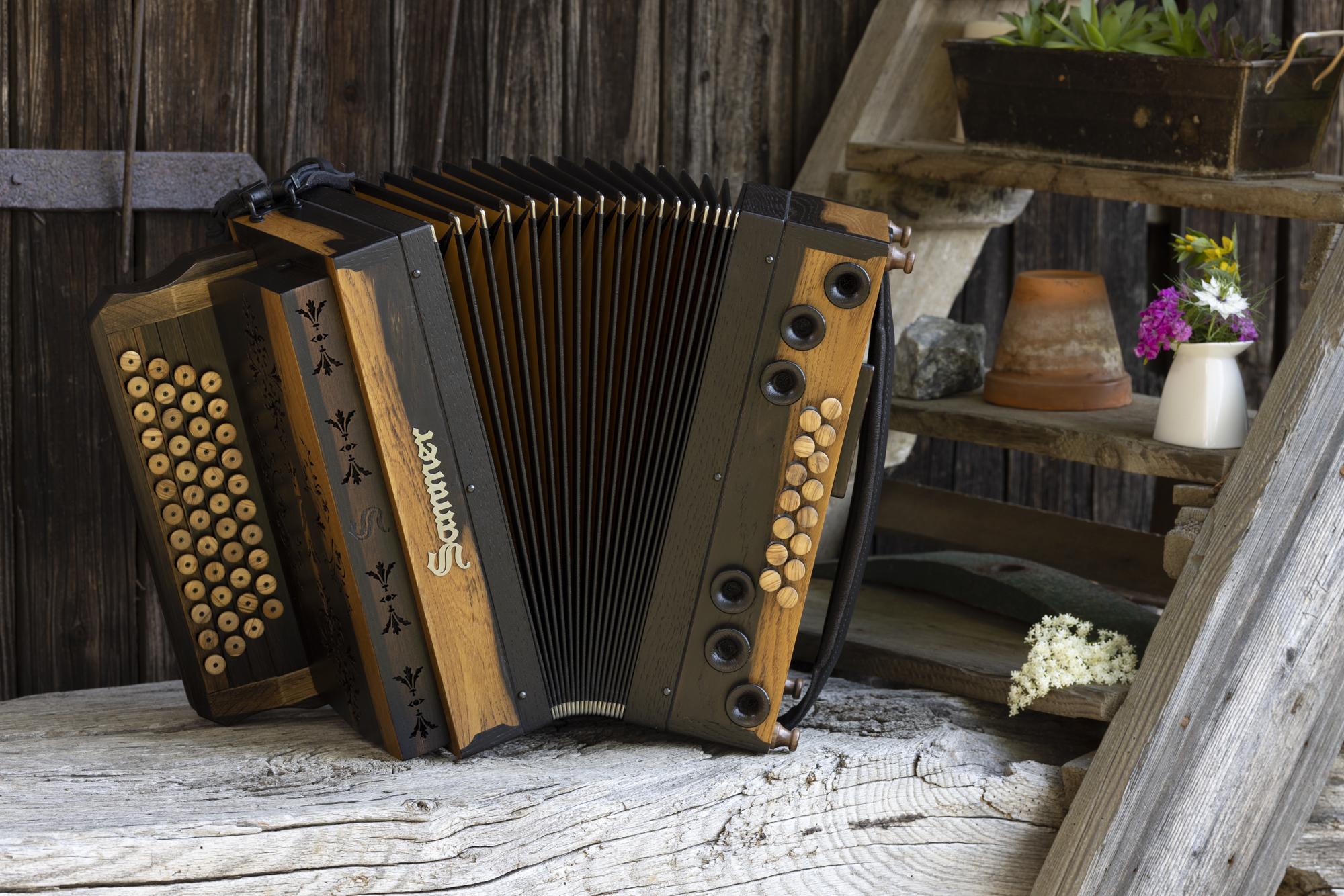 Grand Edelholz Eiche geräuchert von Sammer Harmonika