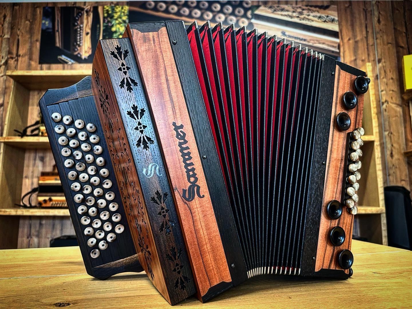Grand Edelholz Indischer Apfel von Sammer Harmonika